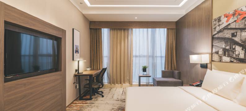 重庆观音桥紫薇路亚朵酒店图片