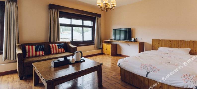 稻城西窗云筑精品别院图片