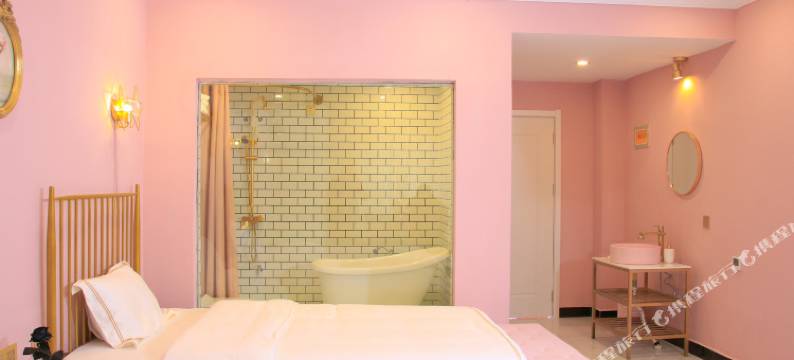 张北七却城堡包民宿(草原天路店)图片