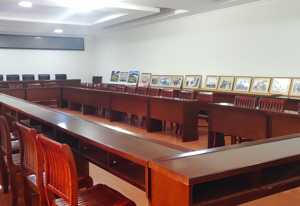 Green Ring Resort Hotel (Jing County Wannan Sichuan-Tibet Line) Hotel Overview