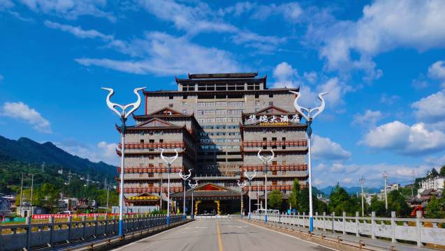 鹤峰华瑞大酒店