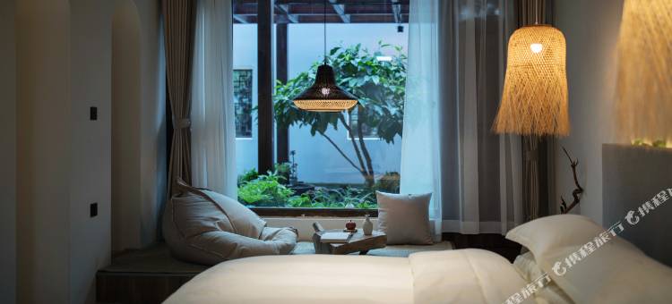 腾冲花房艺墅民宿(和顺古镇野鸭湖店)图片