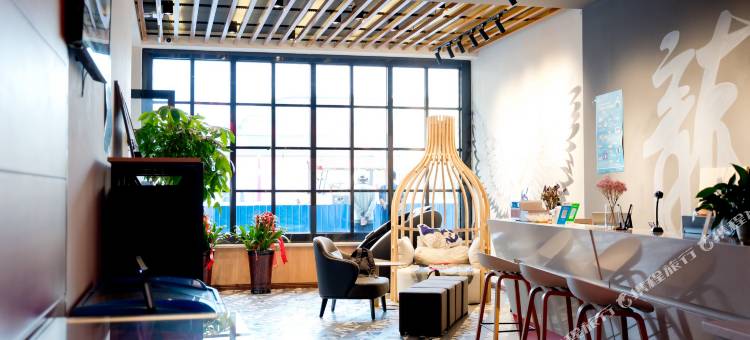 包头龙腾精品酒店(摩尔城火车东站店)图片