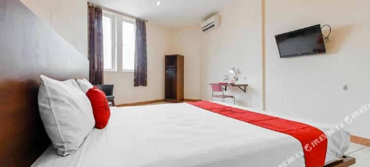 RedDoorz Plus @ Karebosi Area 2 Makassar图片