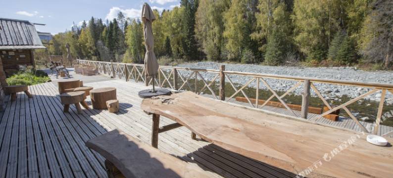 禾木时光里花园民宿图片