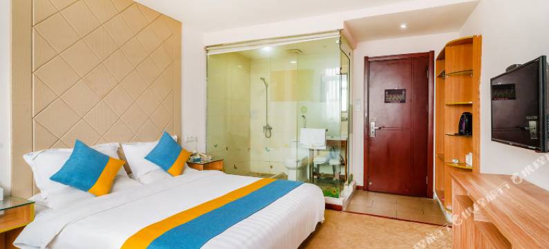 乐程假日酒店(盐城宝龙广场万达店)图片