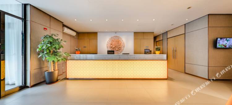 白玉兰酒店(大连恒隆广场西安路地铁站店)图片