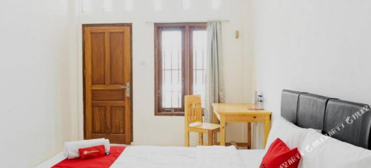 红多兹伊斯兰酒店-近贾蒂桑普纳医院(RedDoorz Syariah Near Jatisampurna Hospital)图片