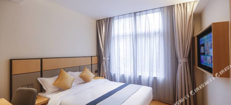 如家云系列-扬州江都高铁东站金鹰购物中心睿柏云酒店图片