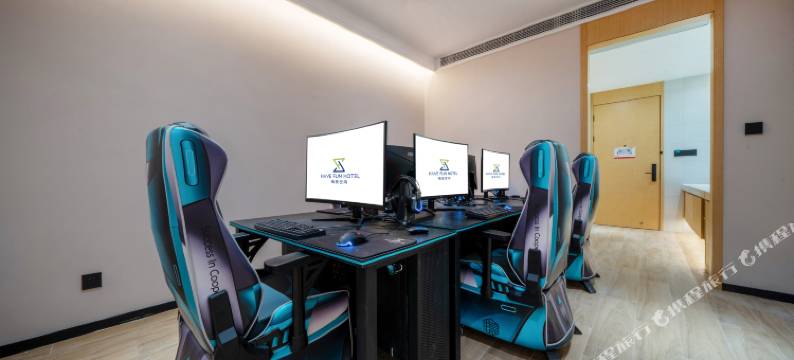 嗨放空间HAVEFUNSPACECENTER电竞酒店(淮河路步行街银泰中心店)图片