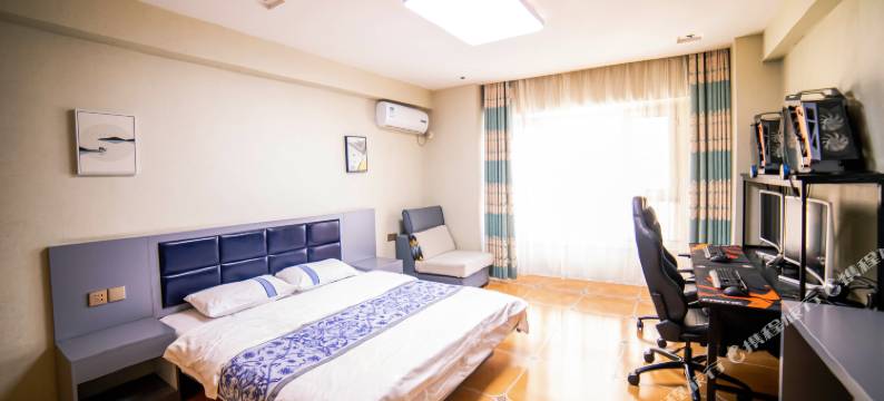 亿豪电竞民宿(鸡西万达店)图片