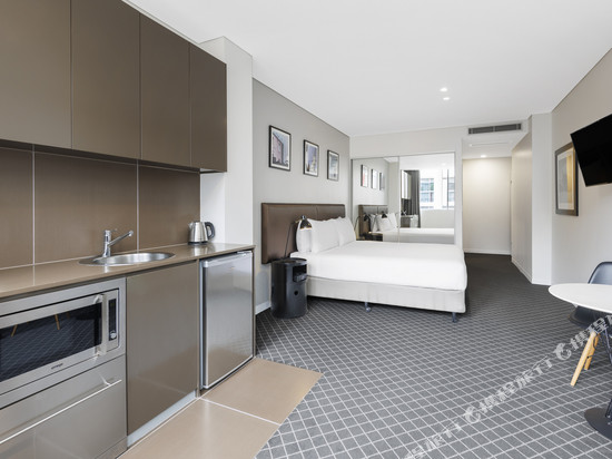 悉尼邦迪枢纽假日套房酒店