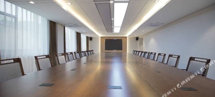 阿拉尔塔河观澜酒店图片