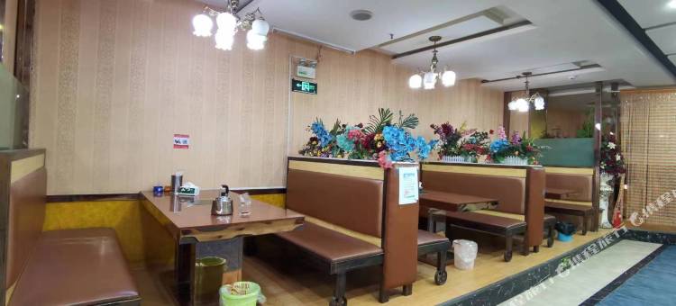 艺龙安云酒店(喀什古城民族特色美食街国际会展中心店)图片