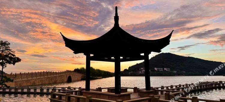 七月隐厍·山海湖全景度假美墅(海盐南北湖风景区店)图片