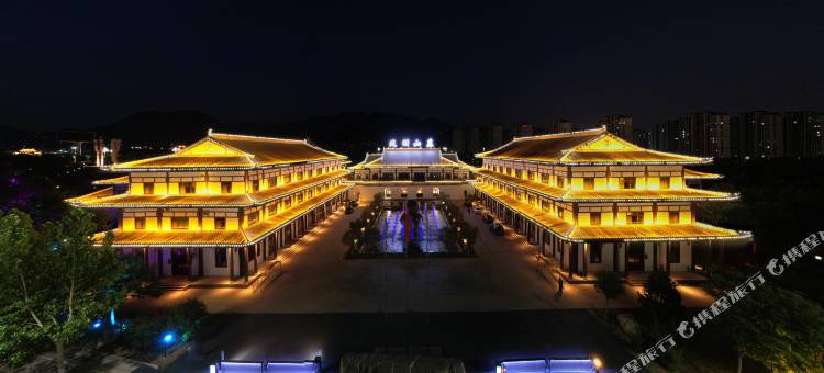 凤颐山庄(泰山风景区桃花峪登山口店)图片