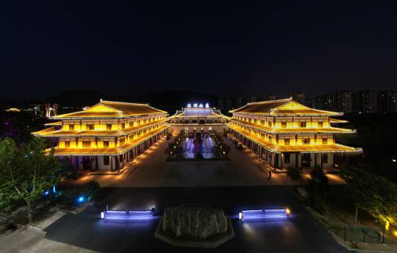 凤颐山庄(泰山风景区桃花峪登山口店)