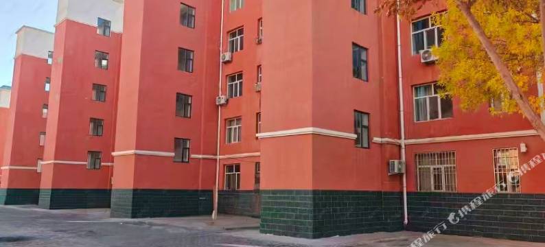 额济纳旗胡杨林精品民宿图片