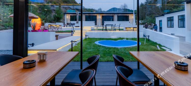 栖泉日咖夜酒精品民宿图片