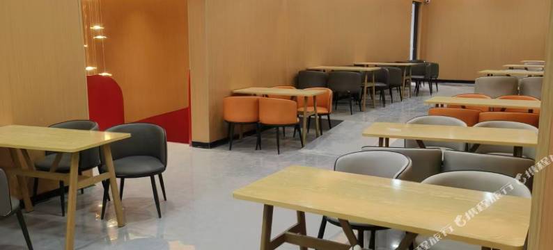 清明上河园一川闲居酒店(开封大学北校区店)图片