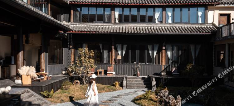 从来漫·SlowDown日照金山|270°星空雪山观景设计师野奢度假美墅图片
