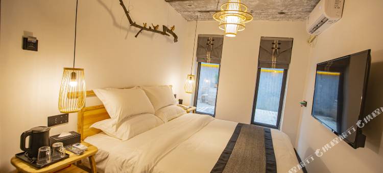 一缕阳光胡同里城市民宿(新乡火车站店)图片