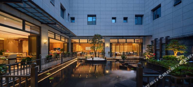 乐山汇人酒店(张公桥美食街店)图片