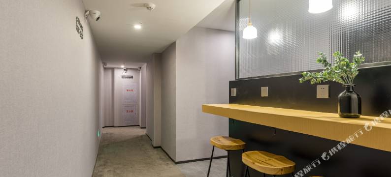 微凉酒店(上海同济大学国权路地铁站店)图片