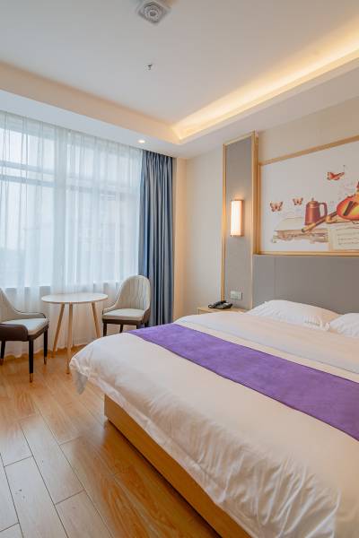 铂金酒店(长沙县都市学院店)图片