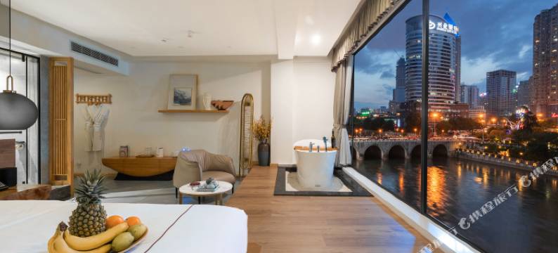 美岸·燕舍河畔观景民宿(贵阳甲秀楼青云市集店)图片