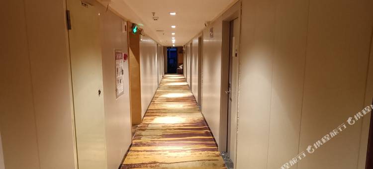 轻住·悦享酒店(茂名广东石油化工学院店)图片