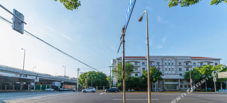 特星宾馆(江湾镇地铁站店)图片