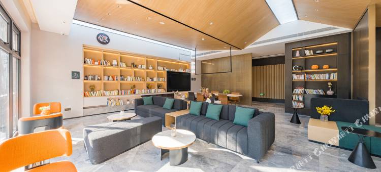 石家庄火车站建设南大街亚朵酒店图片