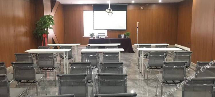 斯维登精品公寓(青岛红岛高新区会展中心店)图片