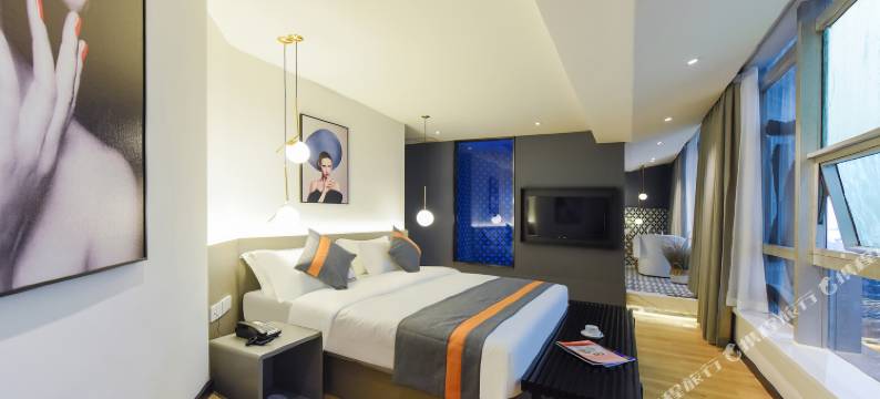 克里斯汀酒店(重庆解放碑步行街洪崖洞店)图片