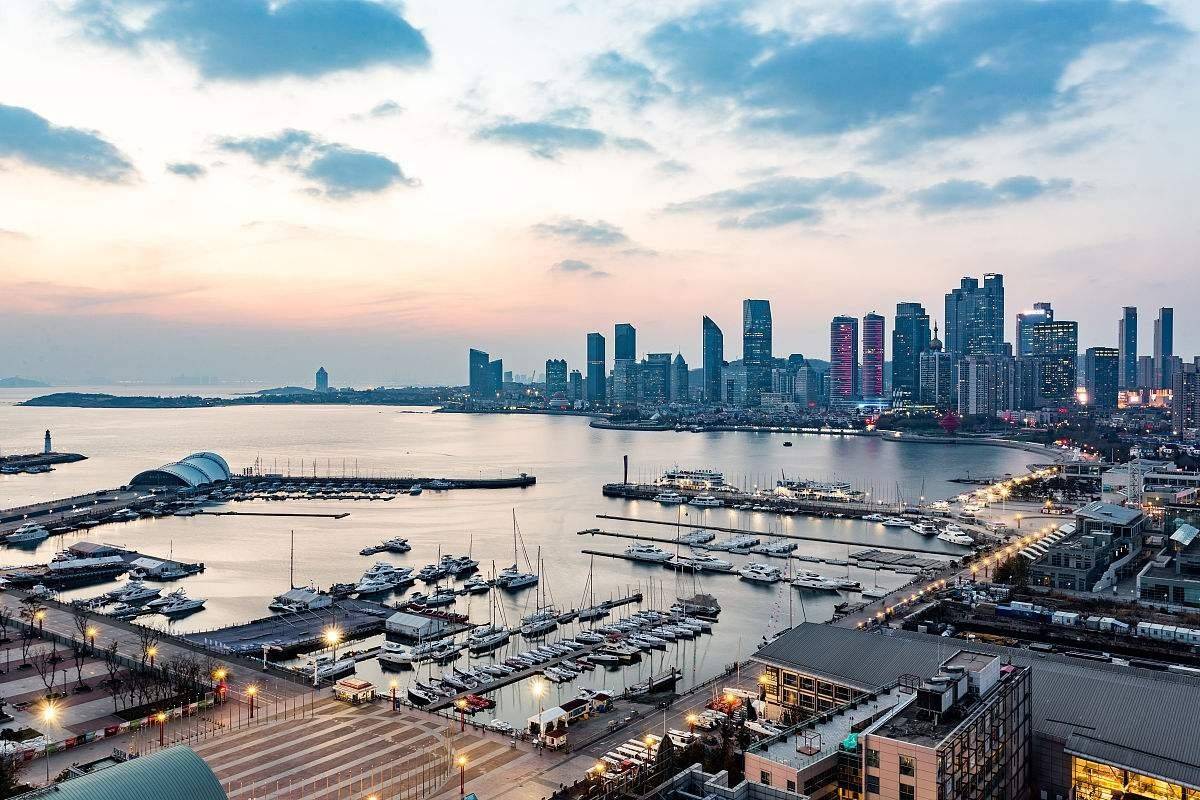 青岛五四广场海景美仑国际酒店图片