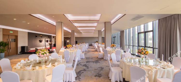 青岛西海岸城市阳台美仑酒店图片