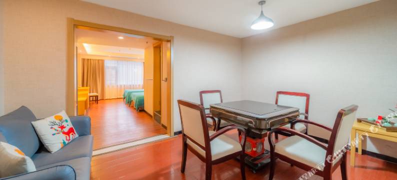 佲奢艺术酒店(六盘水市高铁站人民广场店)图片