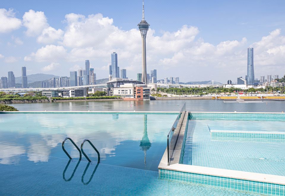 YOHO名胜世界酒店外景图