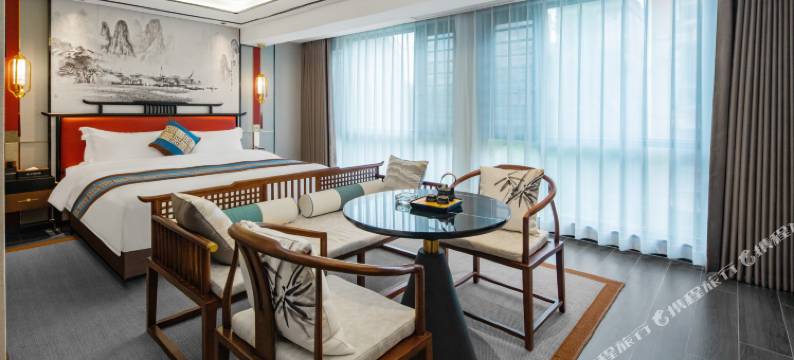 三行居大酒店(玉林火车站南兴广场店)图片