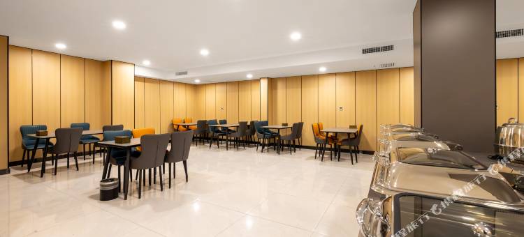 伊宁欢住酒店(六星街景区店)图片