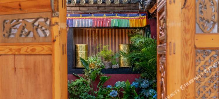 丽江古城山水木藏式轻奢精品客栈(樱花餐厅店)图片