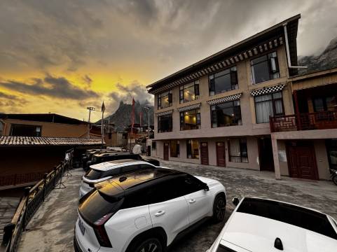 星野·旭悦观景民宿(扎尕那景区店)