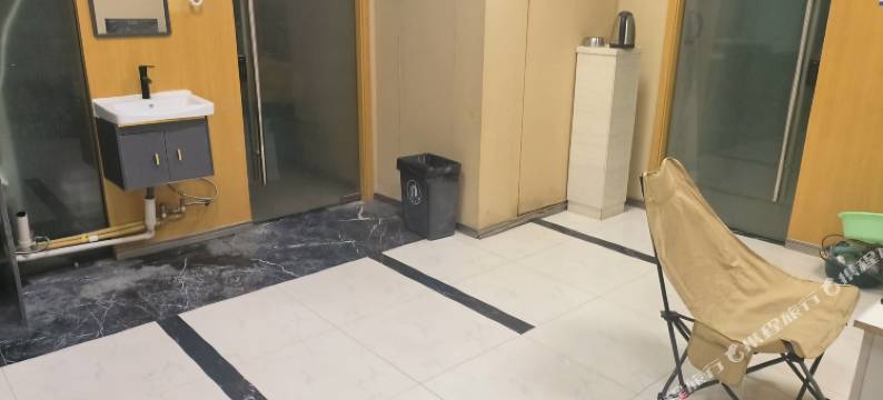 上海圆雅青年旅舍(海伦路地铁站店)图片