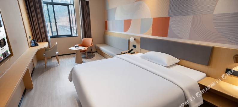 艺选安來酒店(巴中王府井万达广场店)图片