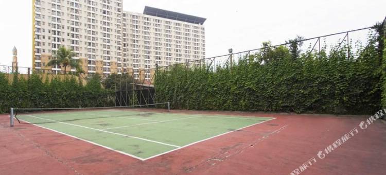 雷德生活马冈达住宿酒店 - 塔 2(RedLiving Apartemen Margonda Residence - Tower 2)图片