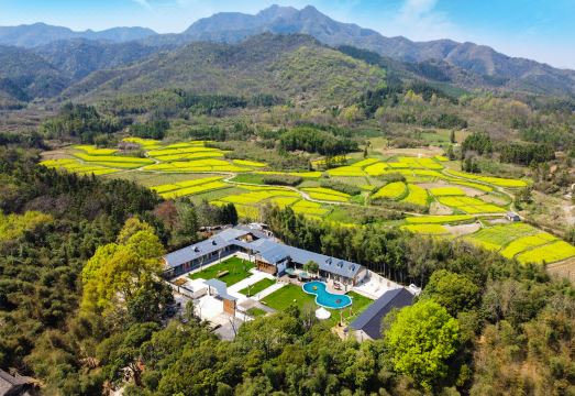 桃花潭镇?向上|逃课计划?亲子泳池|度假酒店（太平湖风景区店）外景图