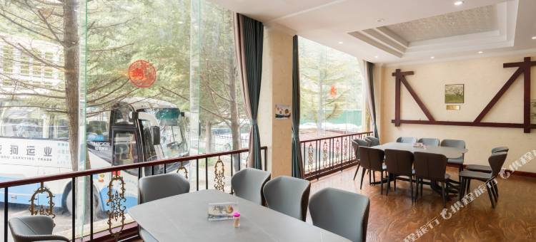 九寨沟九寨之旅大酒店(九寨沟景区游客中心店)图片
