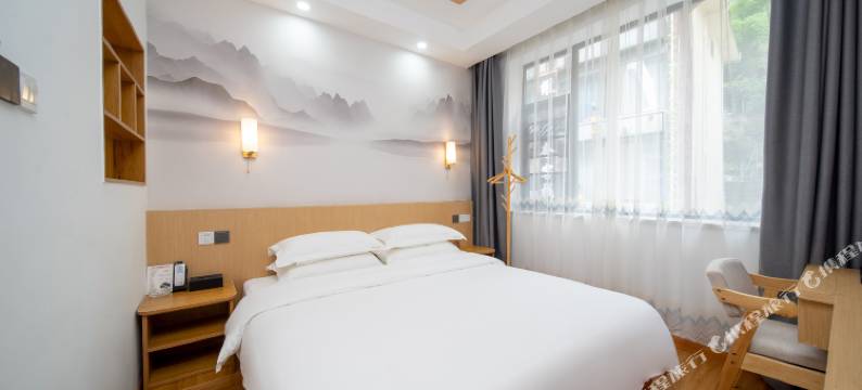 张家界悦云居客栈(武陵源标志门东门店)图片