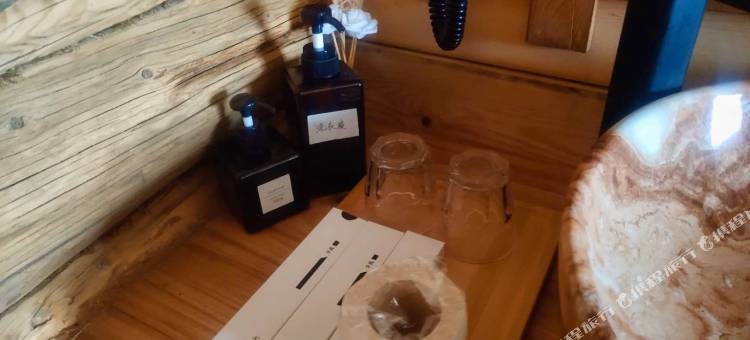 禾木朴宿山居图片